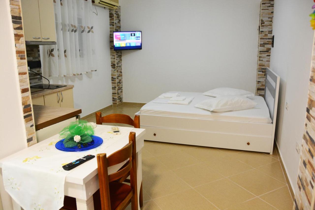 Mico'S Apartments Vlore Ngoại thất bức ảnh