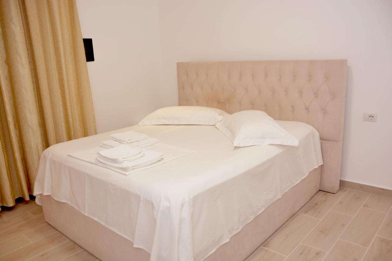 Mico'S Apartments Vlore Ngoại thất bức ảnh