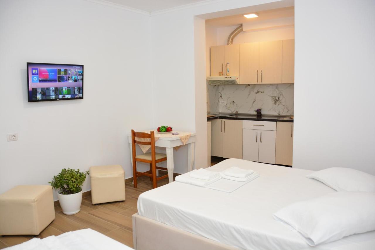 Mico'S Apartments Vlore Ngoại thất bức ảnh