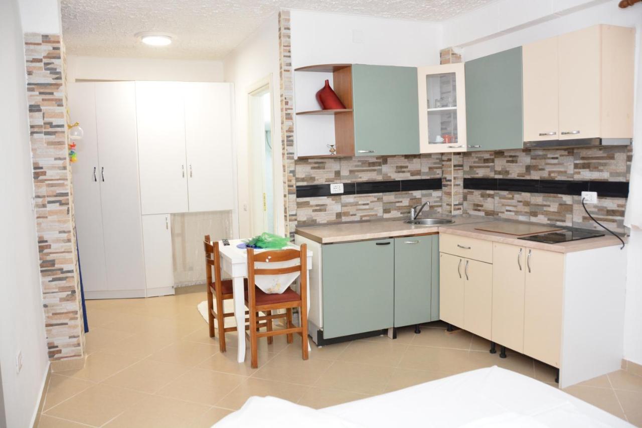Mico'S Apartments Vlore Ngoại thất bức ảnh