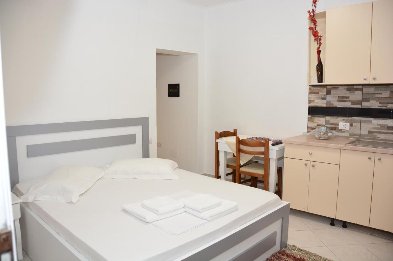 Mico'S Apartments Vlore Ngoại thất bức ảnh