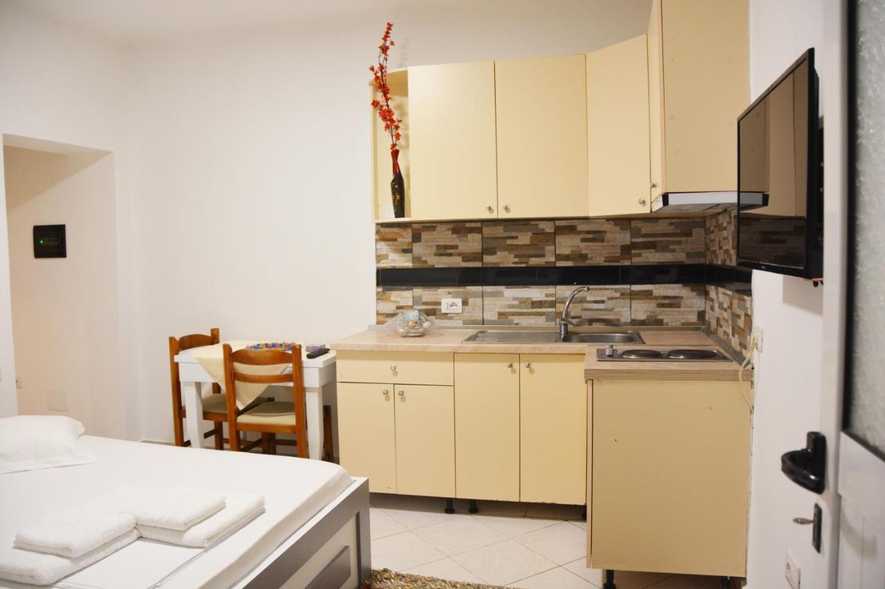 Mico'S Apartments Vlore Ngoại thất bức ảnh