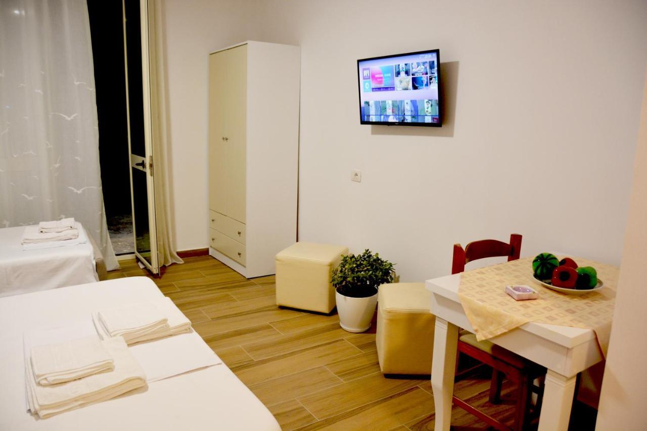 Mico'S Apartments Vlore Ngoại thất bức ảnh