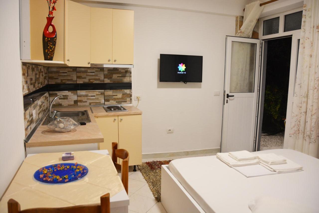 Mico'S Apartments Vlore Ngoại thất bức ảnh