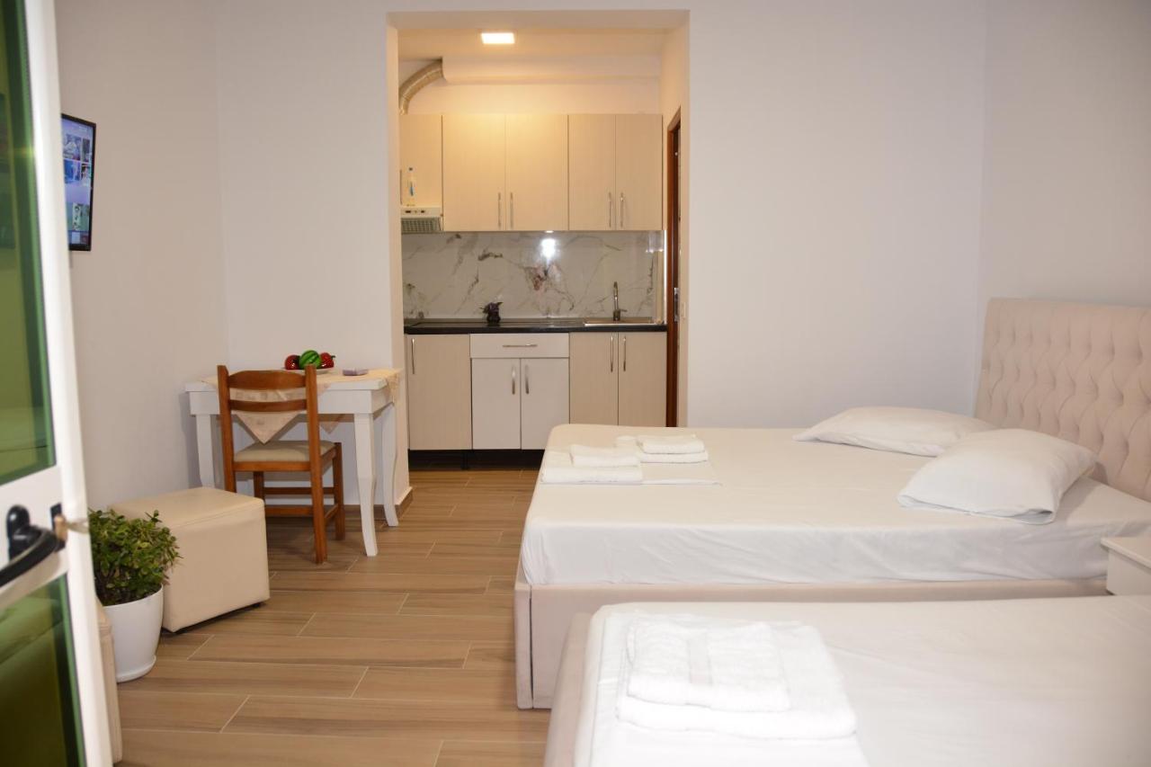 Mico'S Apartments Vlore Ngoại thất bức ảnh