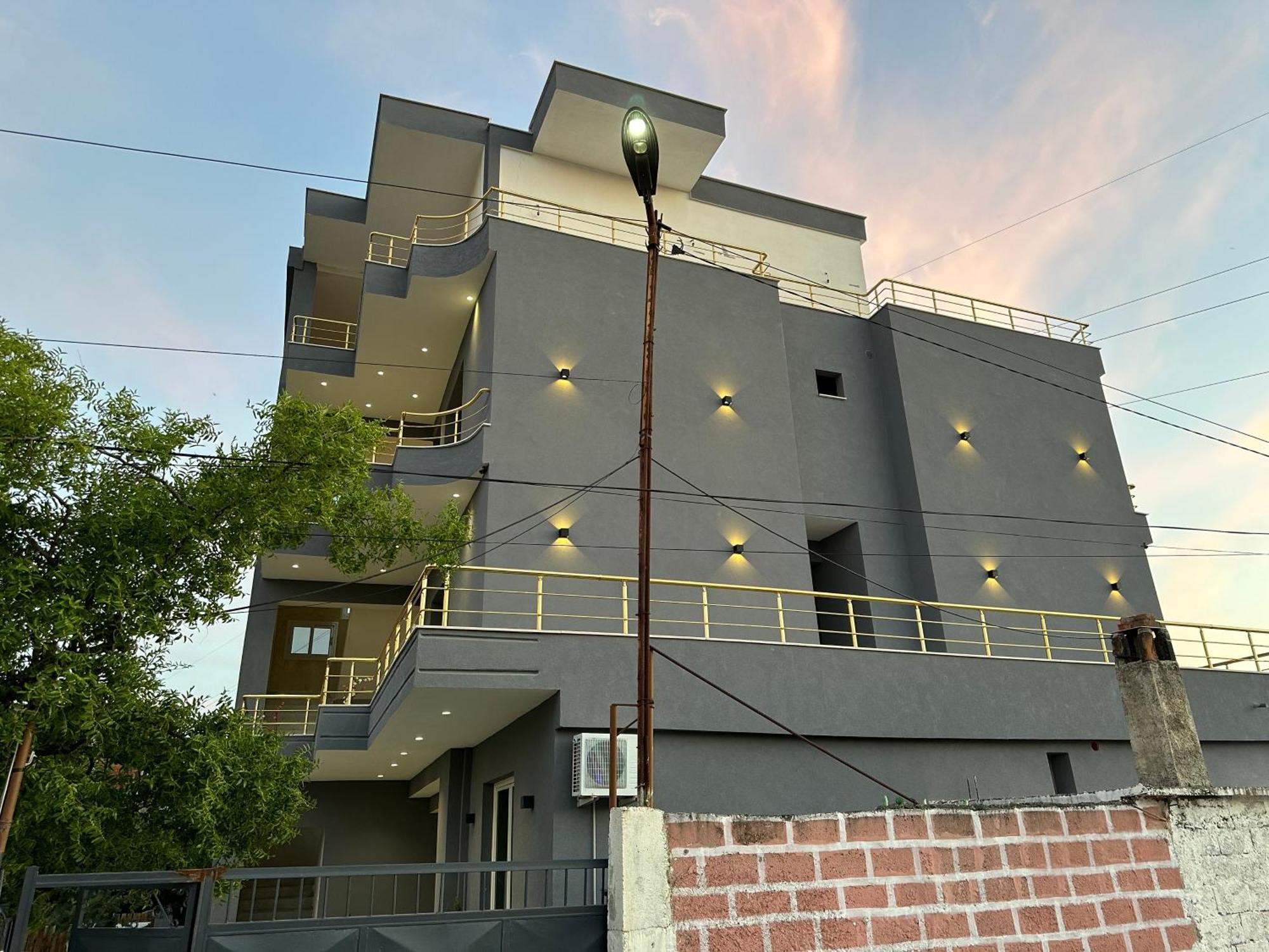 Mico'S Apartments Vlore Ngoại thất bức ảnh