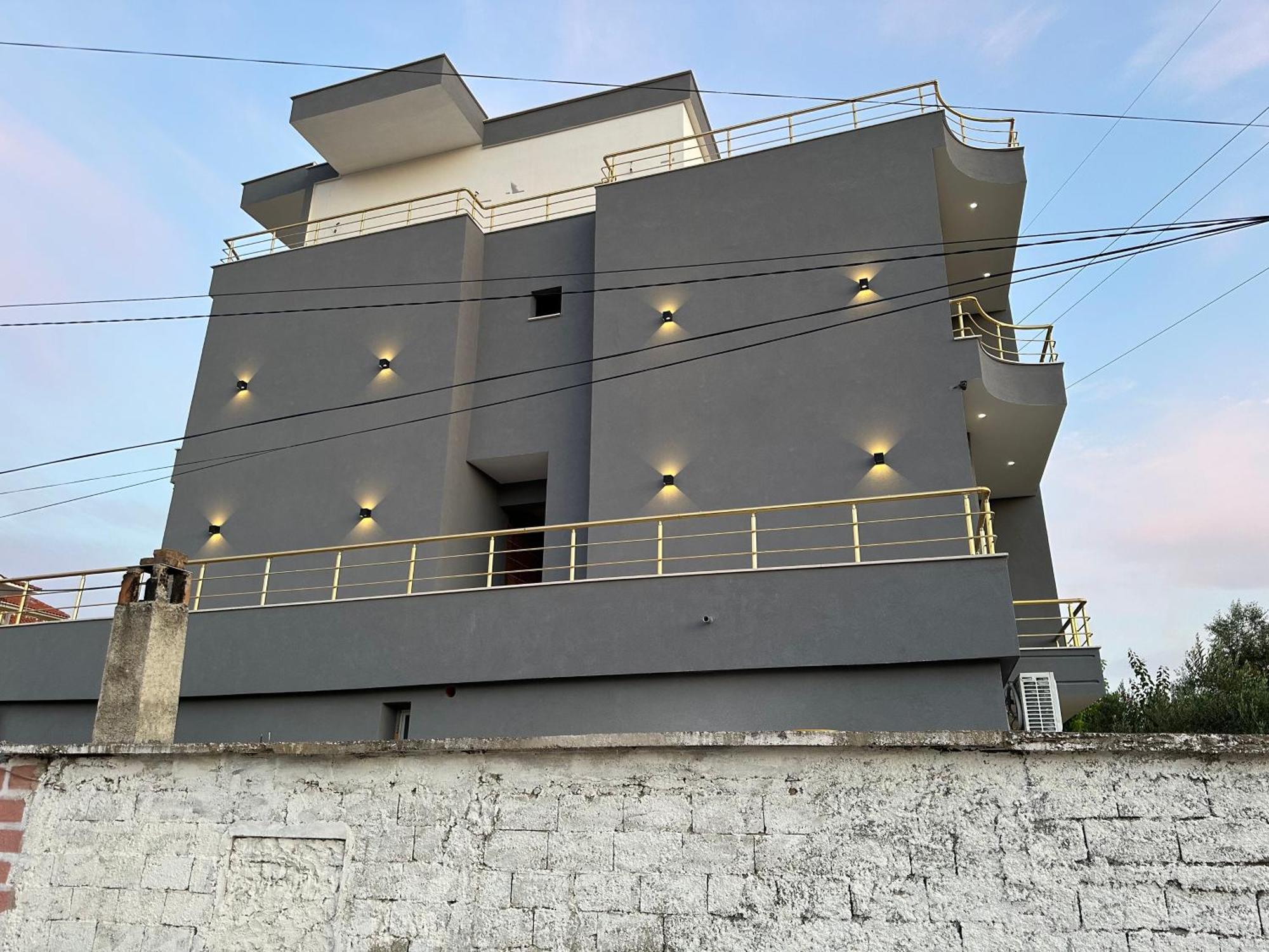 Mico'S Apartments Vlore Ngoại thất bức ảnh