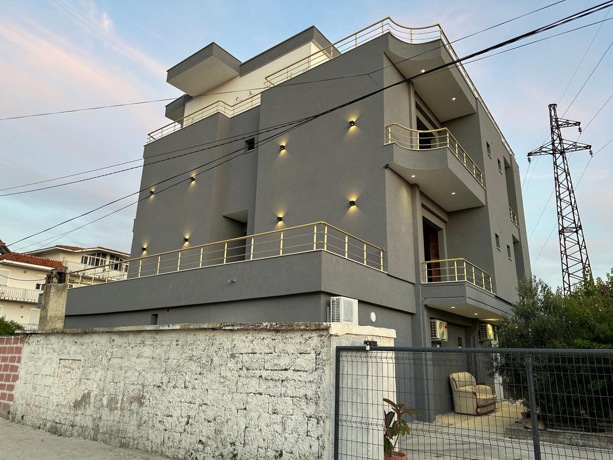 Mico'S Apartments Vlore Ngoại thất bức ảnh